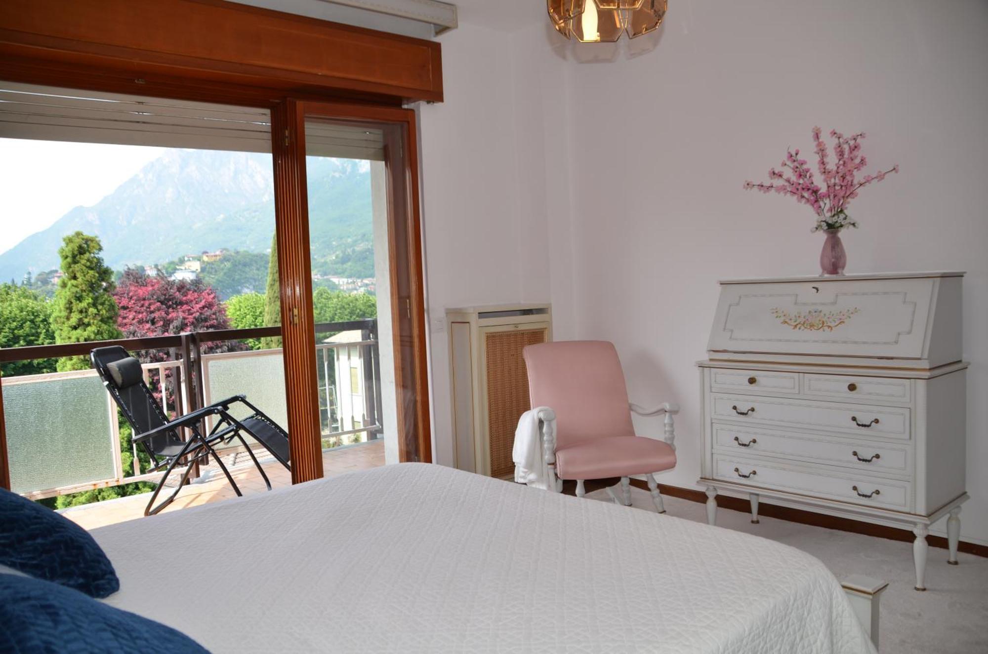Big Romantic Lake View & Terrace Apartman Lecco Kültér fotó
